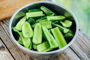 吃瓜丢皮,揭秘娱乐圈皮囊背后的故事